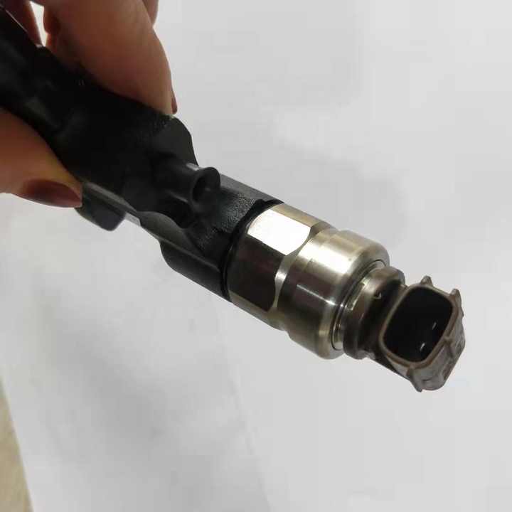 Communi Rail injector 095000-5501 / (V) D